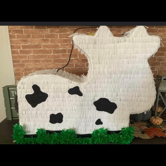 Cow piñata - Picture 2 of 3